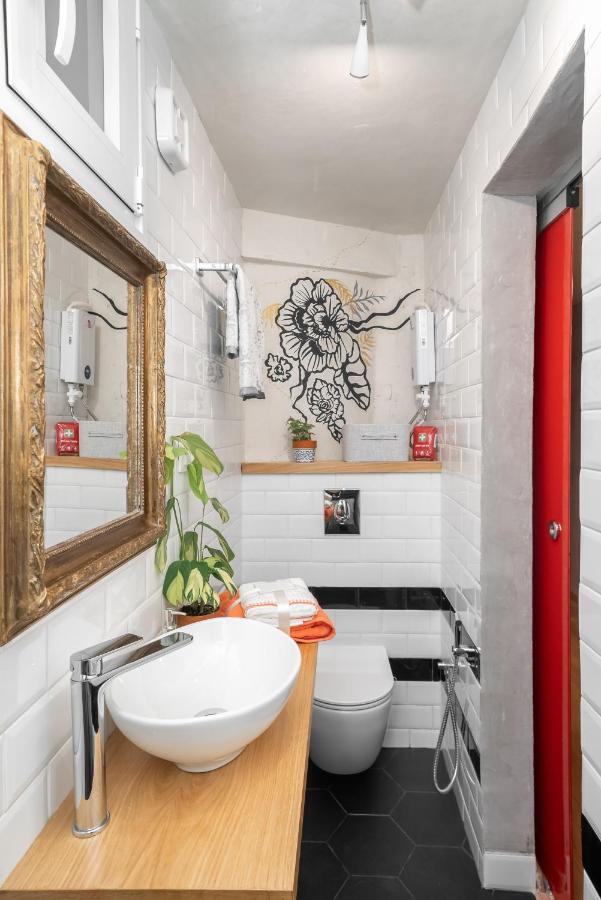 Cozy Tiny Apartment In The Heart Of Plaka 雅典 外观 照片